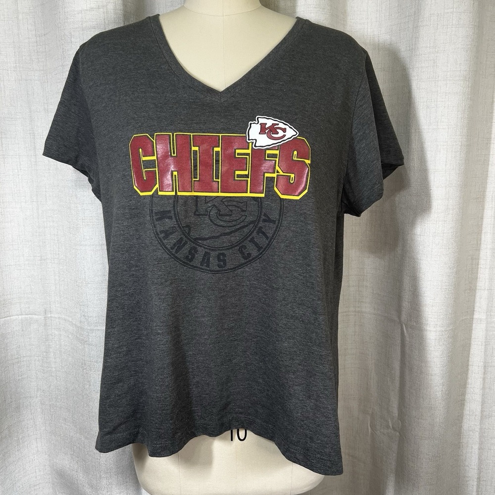 NFL Team Apparel Women's 1X Gray T-shirt  Kansas City‎ Chiefs Graphic